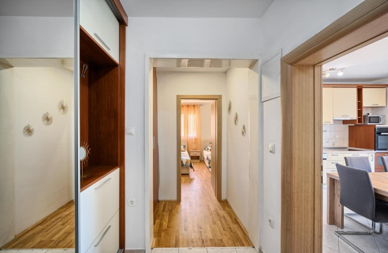 Apartment In Kastel Luksic With Terrace, Air Conditioning, W-Lan, Washing Machine 5107-3 Kaštela Εξωτερικό φωτογραφία